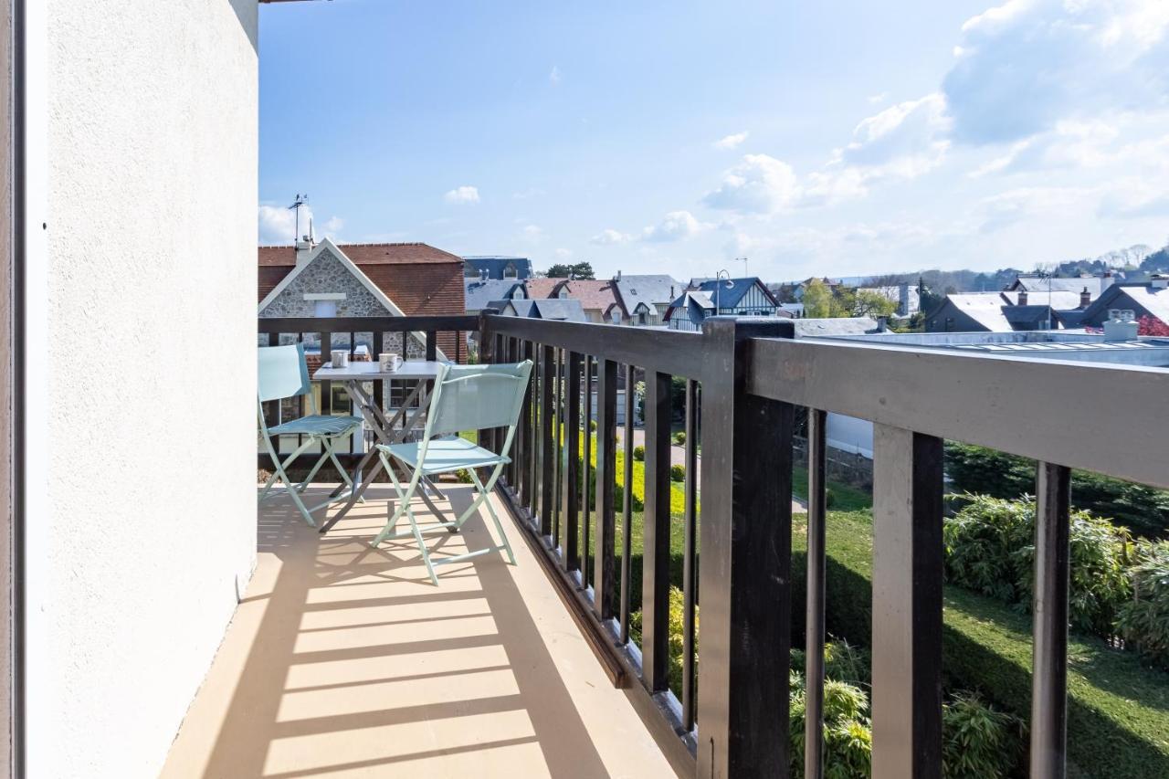 Le Carrousel - Appartement Avec Studio Attenant Deauville Kültér fotó
